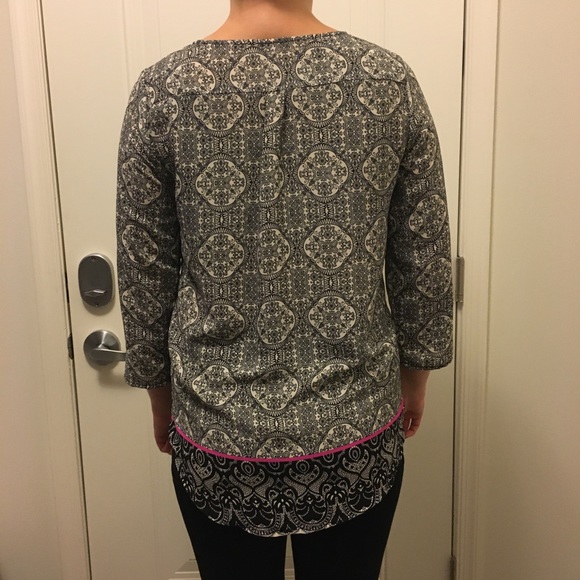 Zipper Mandala Blouse - Picture 3 of 8